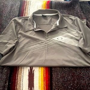 Mens Oakley collared shirt size M